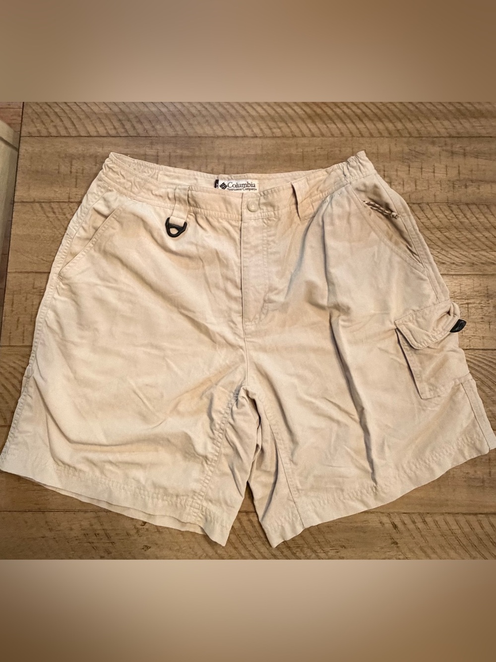 Women's Columbia Large Cargo shorts